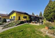 TRAUMHAFTER BUNGALOW FÜR ZWEI PERSONEN SAMT NEBENGEBÄUDE FÜR HOBBYRAUM, PARKÄHNLICHEM GARTEN MIT SCHWIMMTEICH ALS NATURPOOL DIREKT AN FELDER DER REGION ANGRENZEND