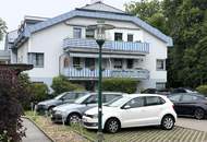 Unbefristete 3-Zimmer-DG-Wohnung mit Balkon und Grünblick // 3-Room Attic Apartment for Rent on an Unlimited Lease, with Balcony and Green Views //