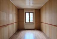 URBAN-LORITZ-PLATZ: Sanierungsbedürftige 3-Zimmer-Altbauwohnung mit Balkon