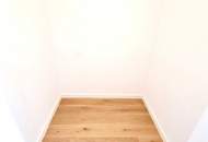 Stark reduziert - Stylischer Wohntraum im Dachgeschoss! Frisch saniert + Ruhelage + Traumhaftes Altbauhaus + Hofseitige Terrasse + U-Bahn ums Eck + Beste Infrastruktur und Anbindung!