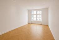 Exklusives Wohnen auf einer ganzen Etage – kernsanierter Stilaltbau mit zwei Balkonen und 6 Zimmer!