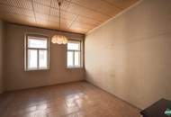 Sanierungsbedürftige 2-Zimmer-Altbau mit Potenzial