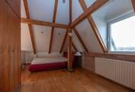 Traumhafte Altbauvilla mit Einliegerwohnung und großem Garten in Badennähe