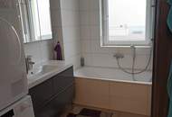 Neubauwohnung in begehrter Lage: herrliche Aussicht im letzten Stockwerk und bequem mit Lift erreichbar! Sonniger Balkon - hoher Wohlfühlfaktor!