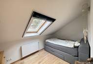 Stilvoll saniert &amp; lichtdurchflutet – 3-Zimmer-Dachgeschosswohnung in Bestlage Mauer | ZELLMANN IMMOBILIEN