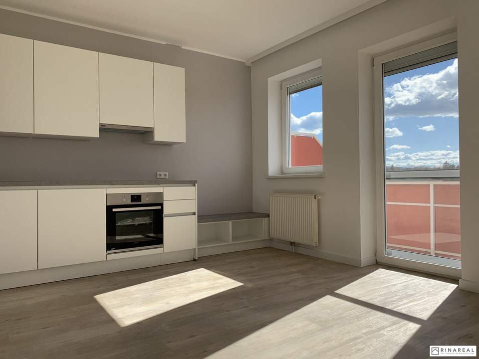 ZWEITBEZUG nach Sanierung // Schöne 2 Zimmer Wohnung mit Balkon | 1. Stock | Fernblick | Einbauküche | ab 1. Oktober 2026