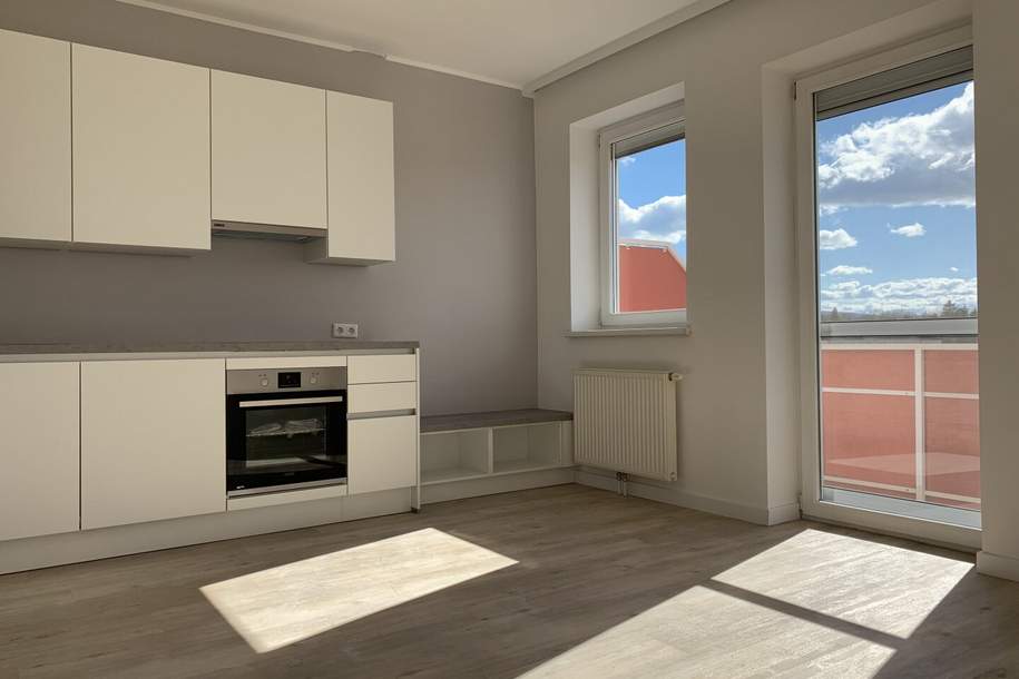 ZWEITBEZUG nach Sanierung // Schöne 2 Zimmer Wohnung mit Balkon | 1. Stock | Fernblick | Einbauküche, Wohnung-miete, 849,00,€, 2492 Wiener Neustadt(Land)