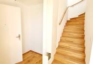 Wohnen mit Schlossblick! Exklusive Dachgeschoss-Perle mit viel Grün und Privatsphäre + 3 Zimmer + Nachhaltige Erdwärme + Höchste Qualität!