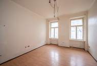++KLNB121++ Renovation Opportunity: Well-Located Studio Apartment with Airbnb Potential
