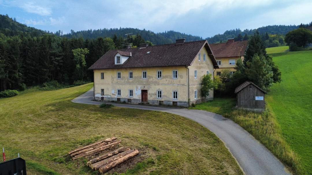 Sanierungsobjekt mit mehreren Wohnungen in absoluter Ruhelage