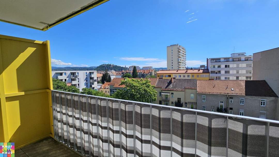 Zwei Zimmer Genossenschaftswohnung mit Balkon