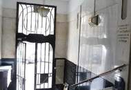 GENERALSANIERTE STILWOHNUNG MIT BALKON