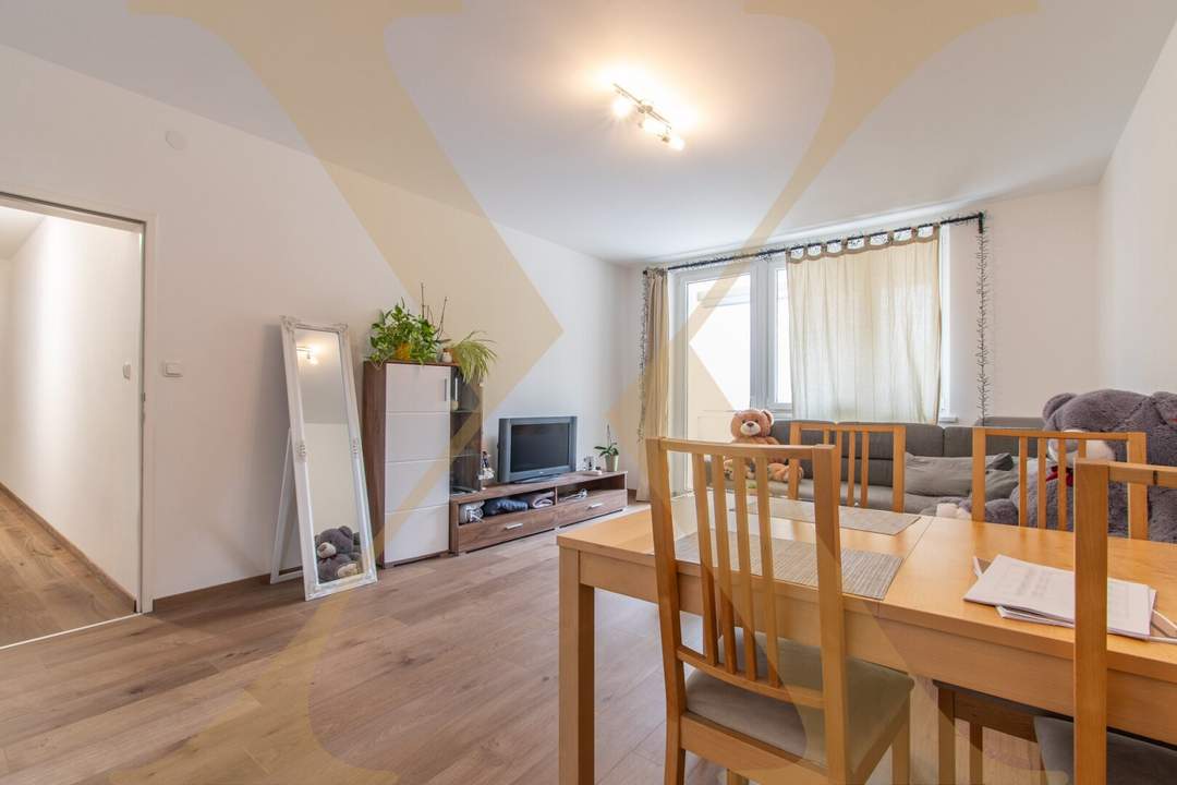 Modernisierte 2-Zimmer-Wohnung mit Loggia und Einbauküche nähe JKU zu verkaufen!