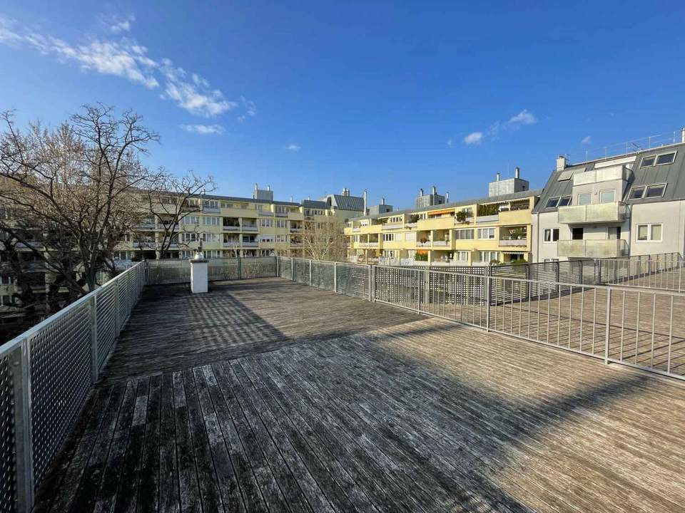 Sonnendeck-Terrasse im Innenhof, schön aufgeteilte 2-Zimmer Neubauwohnung