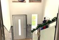 "Ein-/Zweifamilienhaus, neu renoviert, mit 2 Wohnungen (je 120m²) und Pool!"