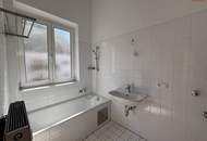 Sonnige Aussichten in Mauthausen: sanierte Familienwohnung mit großzügiger Loggia, höchstem Wohnkomfort und ruhiger Grünlage – kostenloser Parkplatz inklusive!