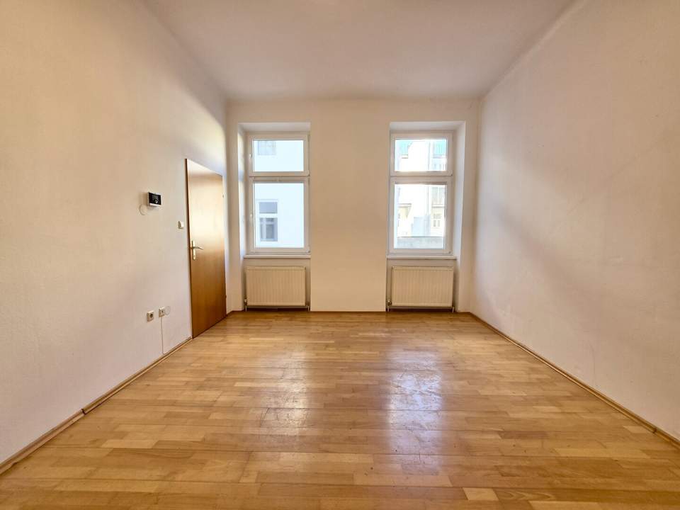 Perfekte Starterwohnung! Hofseitige Garçonnière mit sehr gutem Grundriss!
