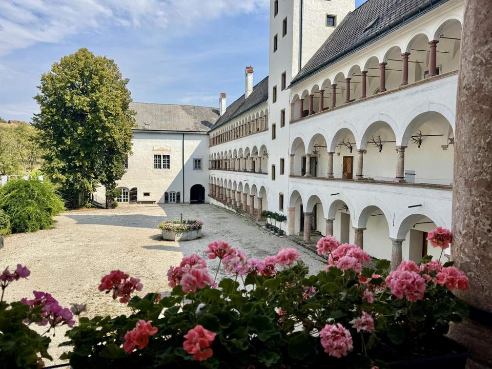 Exklusive Wohnung im Renaissanceschloss