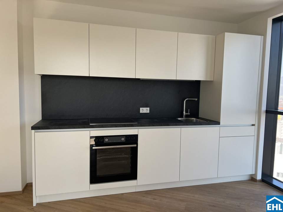 Wohnen im High Five ! Großzügige Wohnküche und 3 getrennte Zimmer im 15.OG
