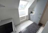 Großzügige und helle 2 Zimmer Wohnung im Dachgeschoss | ca. 63 m² | Klimaanlage | zzgl. PKW-Stellplatz | Friedrich Schiller-Straße