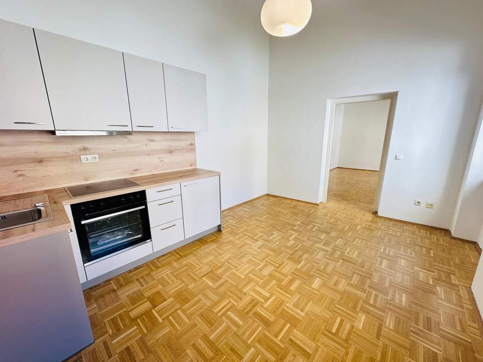 Gepflegte 1,5 Zimmer Wohnung mit Balkon in bester Lage St. Leonhard