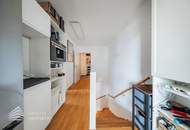 Modernes Duplex mit Eigengarten und Terrasse – Stilvolles Wohnen auf zwei Ebenen nahe der UNO-City