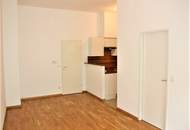 HOLBEINGASSE, 68 m2 Altbau, Wohnküche, 2 Zimmer, WG-geeignet, Komplettküche, Wannenbad, Parketten, 4. Liftstock