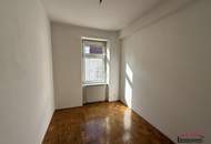 UNBEFRISTET - 4-Zimmeraltbauwohnung in guter Lage - nicht WG geeignet!