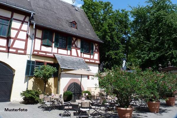 Vielseitige Immobilie mit 24 Zimmern, Restaurant &amp; großzügiger Wohnung, Gewerbeobjekt-kauf, 2.510.000,€, 5761 Zell am See