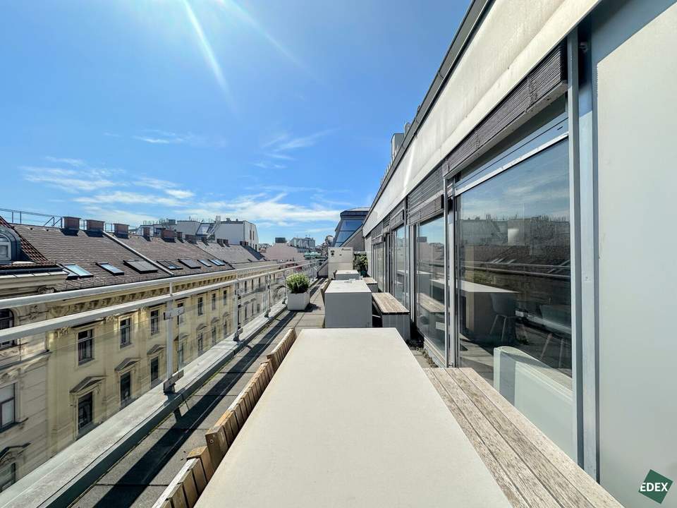 Dachgeschoßbüro mit Terrassen im exklusiven Botschaftsviertel nahe Karlsplatz
