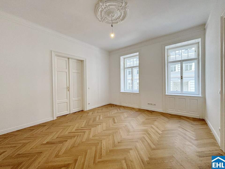 Sanierter Stilaltbau mit exklusivem Dachaubau – Wohnen über den Dächern des Dritten