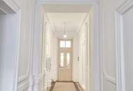 Stark reduziert - Stylischer Wohntraum im Dachgeschoss! Frisch saniert + Ruhelage + Traumhaftes Altbauhaus + Hofseitige Terrasse + U-Bahn ums Eck + Beste Infrastruktur und Anbindung!