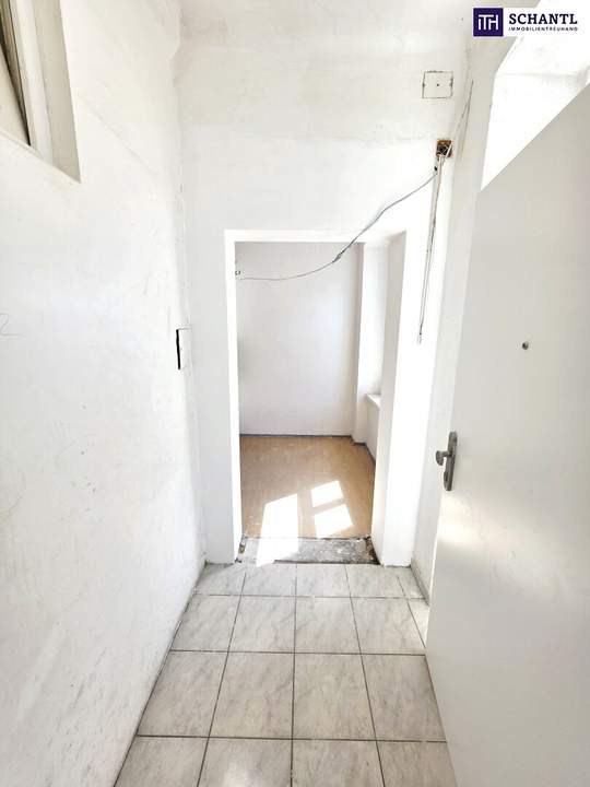 Selbst gestalten! Altbauwohnung mit Renovierungsbedarf in der schönen Hasnerstraße! Perfekte Infrastruktur und Anbindung + Ruhige Fahrradstraße + Balkonanbau möglich! Jetzt zugreifen!
