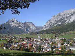"Ankommen & Aufatmen – Ihr Zuhause mit Bergblick & Ruhegarantie"!