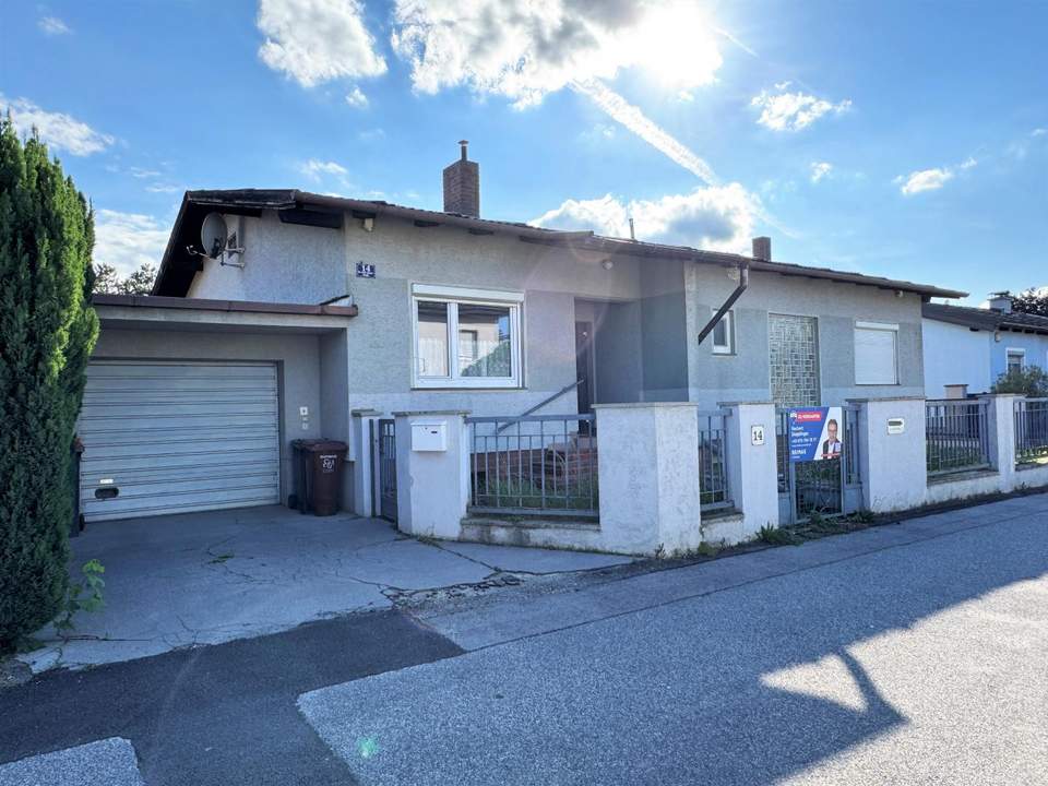 Ruhiges Wohnen in der Weinregion: Einfamilienhaus mit Gestaltungspotential