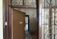 Stilvoller Altbau mit Sanierungspotenzial in Ruhelage – 2-Zimmer-Wohnung in 1200 Wien