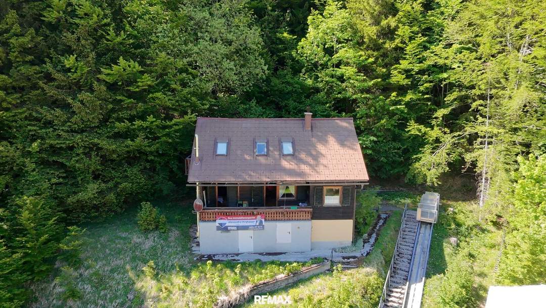 Klassisches Einfamilienhaus mit Garten in naturnaher Lage