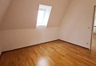 TÜRKENSCHANZPARK, Gregor-Mendel-Straße, 43 m2 Dachgeschoß, 2 Zimmer, Komplettküche, Duschbad, Parketten, Ruhelage