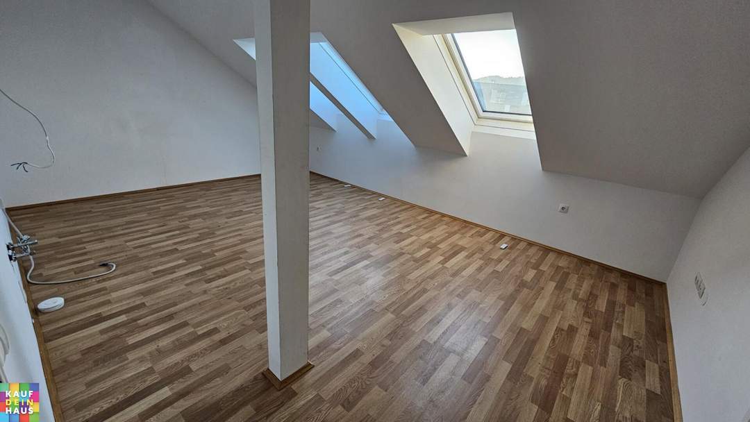 Geförderte 2 Zimmer- Dachgeschosswohnung mit unbefristetem Mietvertrag