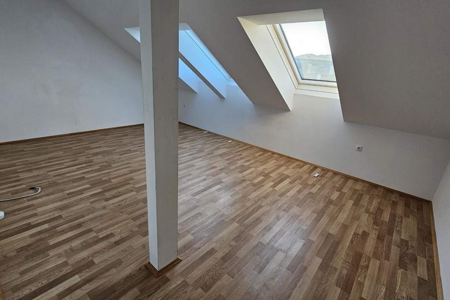 Geförderte 2 Zimmer- Dachgeschosswohnung mit unbefristetem Mietvertrag, Wohnung-miete, 522,14,€, 8020 Graz(Stadt)