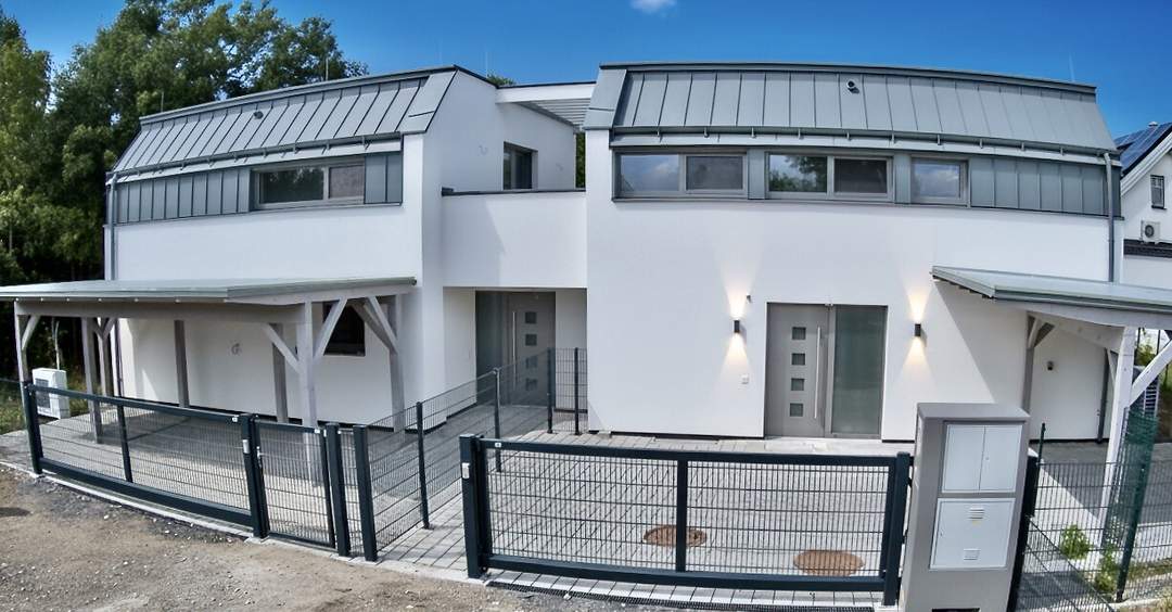 Erstbezug !!! Traumhafte Doppelhaushälfte - mit 5 Zimmern, Garten, Wohnkeller und Stellplätzen!