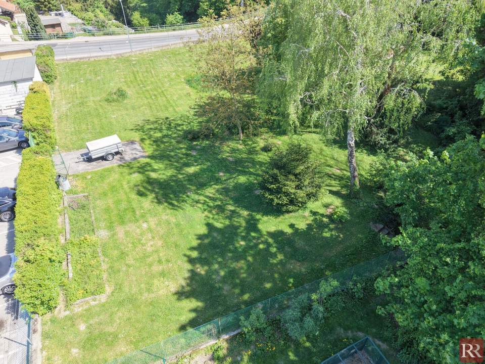 Sonniges Grundstück