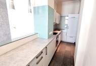 Zwischen Wiener Klassik und Naschmarkt Vibes - Ihr Zuhause mit Charme! Hofseitiger Balkon + Ruhiges Schlafzimmer! HIP und TRENDY die Gegend - Magisch schön das Altbauhaus - Ein MUST HAVE die Wohnung!