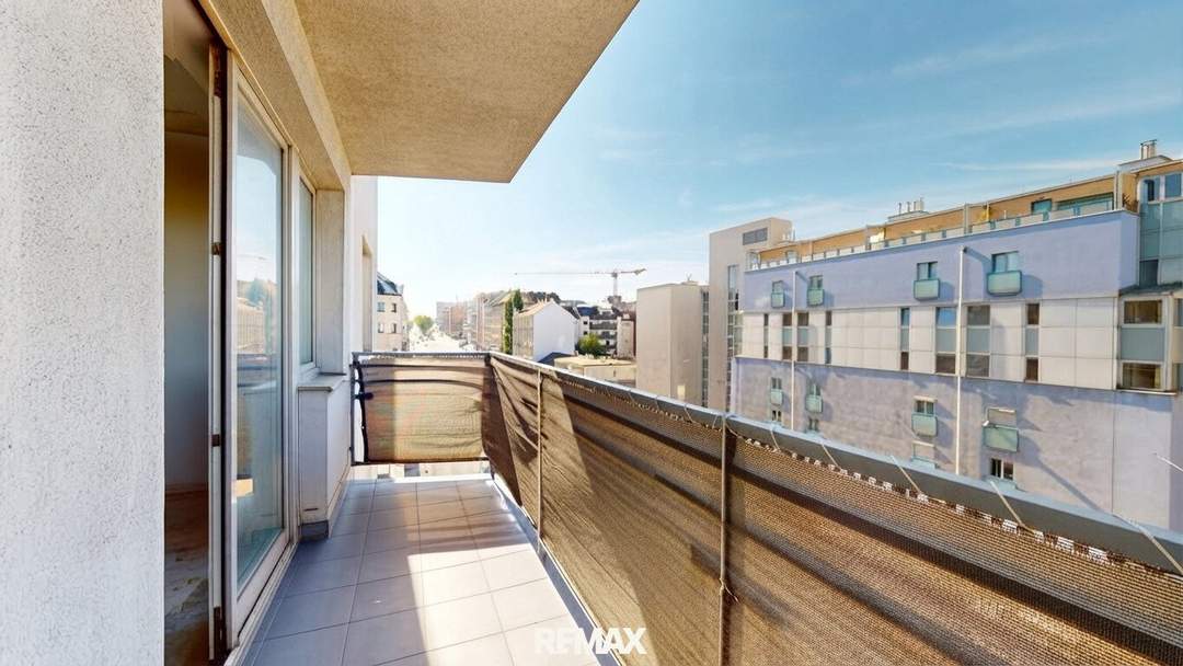 Sanierungsbedürftige 2-Zimmer-Balkon-Wohnung in U1-Nähe