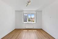 RENOVIERTE 3 Zimmer Neuwohnung - GRÜNER, UNVERBAUBARER AUSBLICK!!