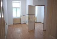 Helle 1,5-Zimmer-Altbauwohnung mit 3 m Raumhöhe – sofort verfügbar