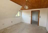 Sanierungsbedürftiges, großzügiges Zweifamilienhaus am ruhigen Ortsrand von Friedberg!