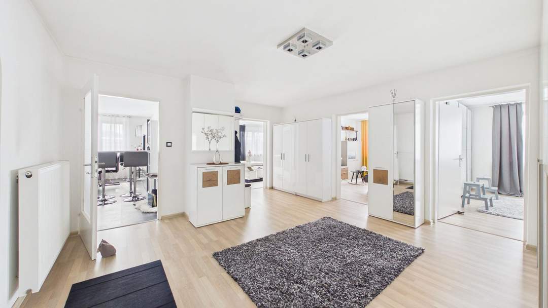 Raumwunder im Top Zustand Möbliert !