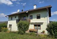 Sehr gepflegtes Wohnhaus mit 2 Wohneinheiten, vier Garagen und Werkstatt