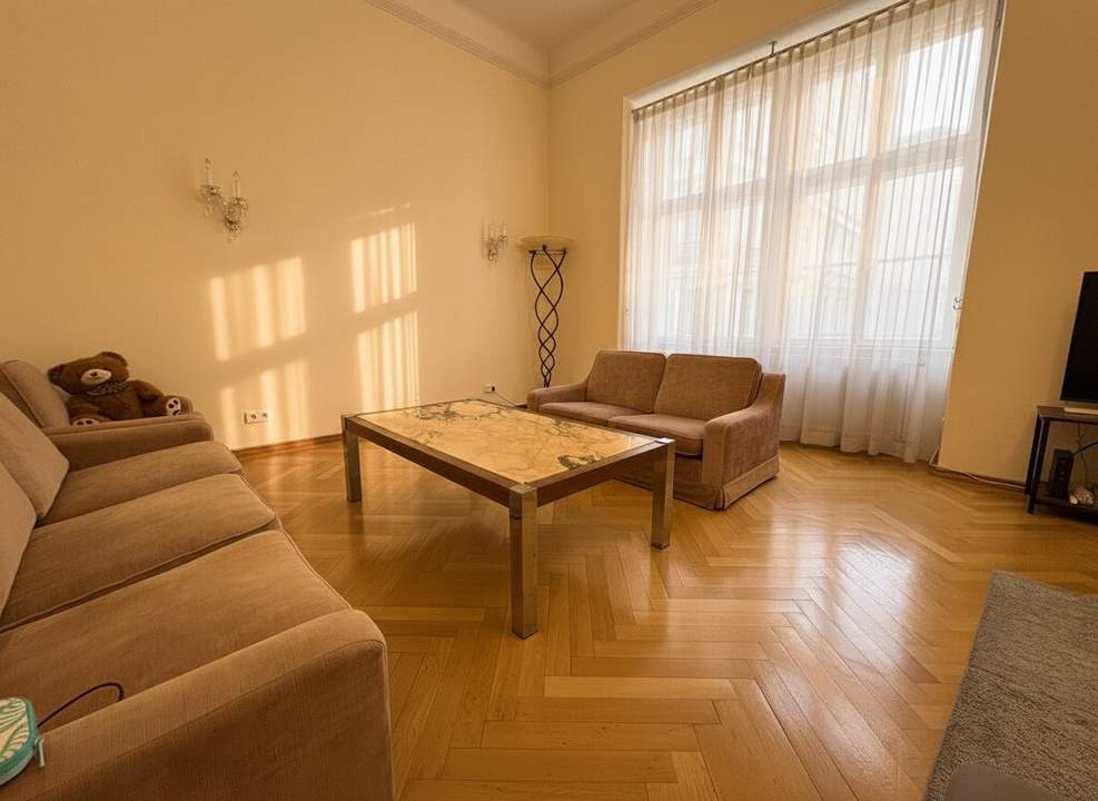Premium-Altbau im 1. Bezirk – Stilvolle 2 Zimmer Wohnung mit Wiener Charme